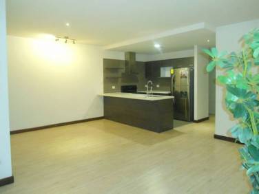 Apartamento en Renta Zona 10 Edificio Veinti4 - Image 1