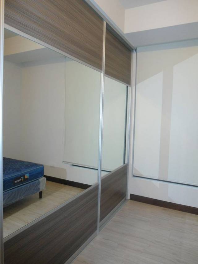 Apartamento en Renta Zona 10 Edificio Veinti4 - Image 4