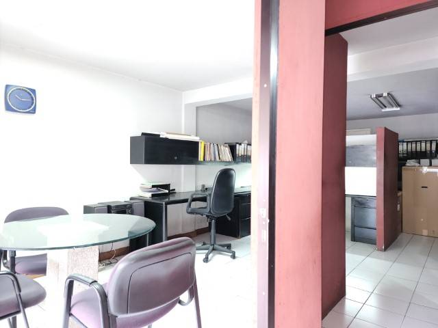 Oficina Amueblada en Alquiler Zona 11 Aguilar Batres - Image 5