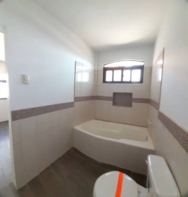 AnteriorSiguiente Casa en Venta en San José Pinula - Miniatura 13