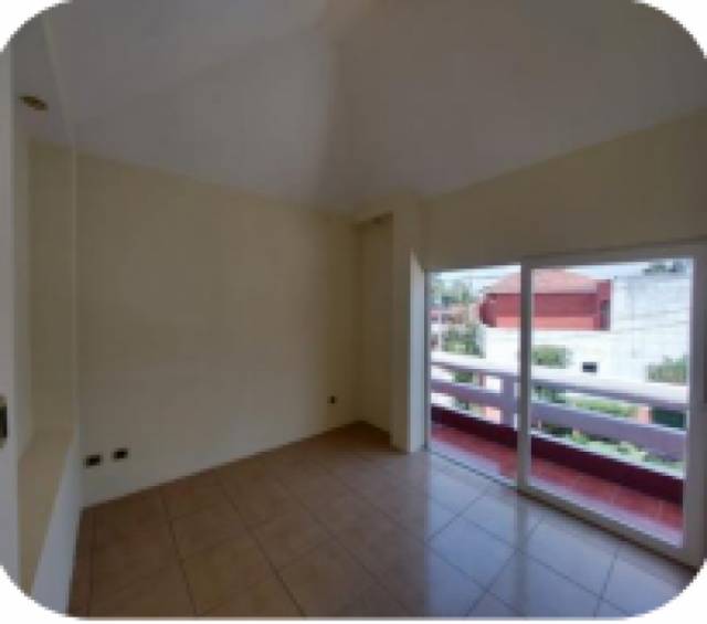 Preciosa Casa en Venta Mixco Zona 7 - Image 2