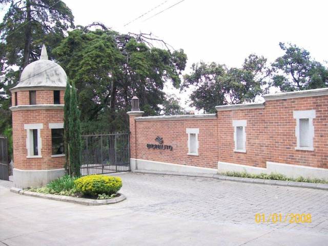 VENDO HERMOSO APARTAMENTO EN EXCLUSIVO SECTOR DE ZONA 10 - Image 3