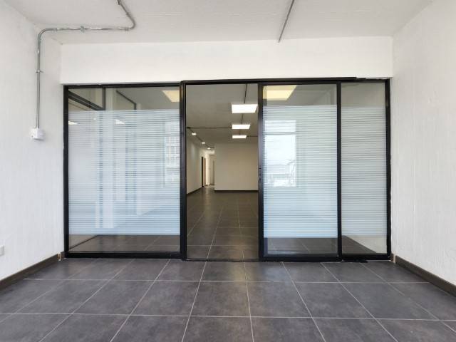 Oficina en Alquiler sobre 7a. Avenida Zona 4 Guatemala - Image 2
