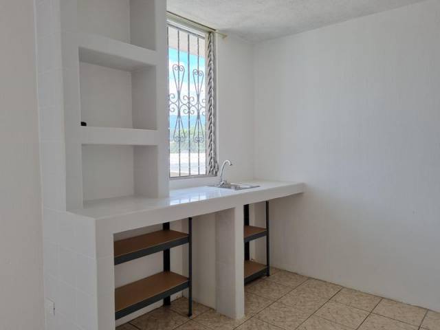 Apartamento en Renta en Segundo Nivel en San Cristóbal - Image 2