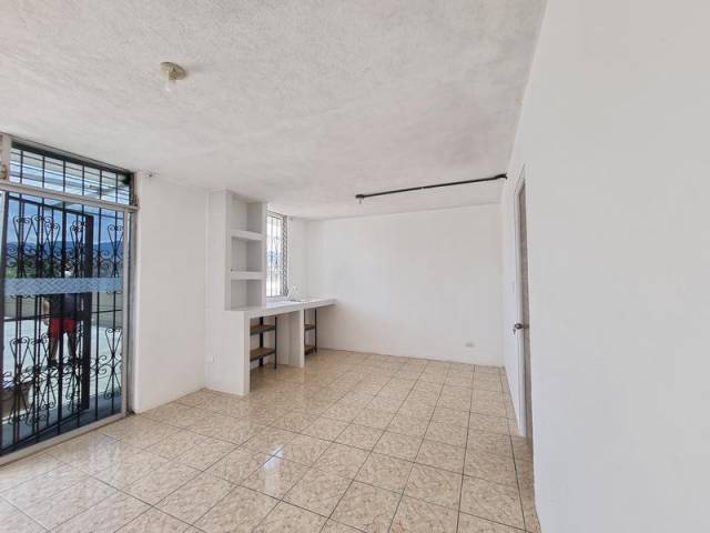 Apartamento en Renta en Segundo Nivel en San Cristóbal - Image 4