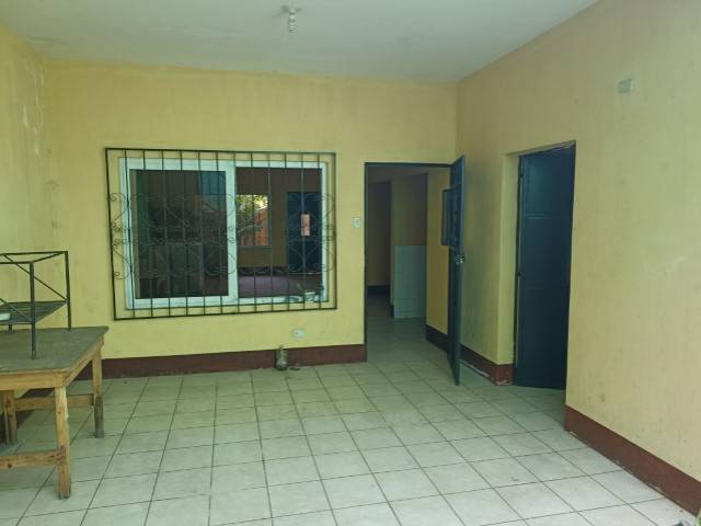 Casa en Renta Escuintla, adentro de colonia residencial - Image 1