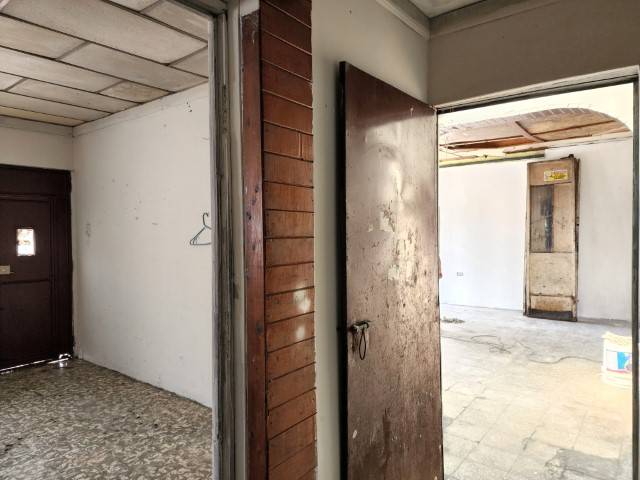 Casa en Venta para Oficinas o Comercio en Zona 12 - Image 3