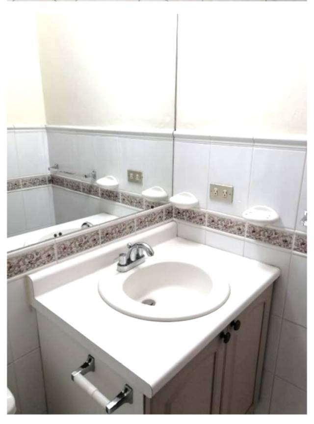 Apartamento en Renta en Zona 14, Ciudad de Guatemala - Image 4