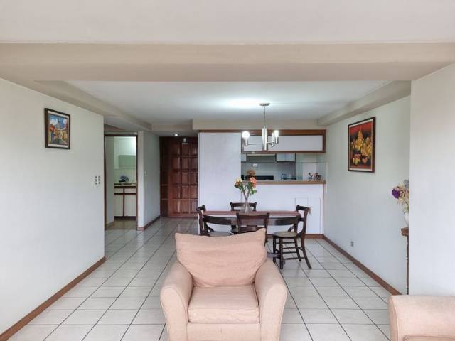 Apartamento en Renta Amueblado en Zona 9 Guatemala - Image 2