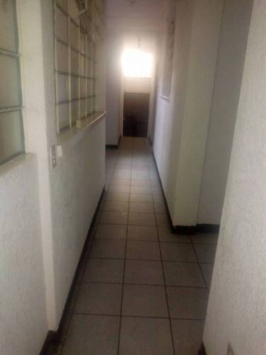 Se vende inmueble en zona 1 ideal para inversionistas - Image 1