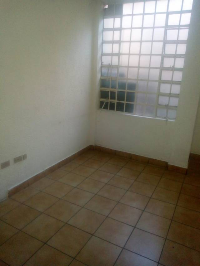 Se vende inmueble en zona 1 ideal para inversionistas - Image 3