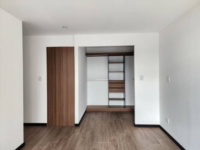 Apartamento en Renta Zona 10 Edificio IQ10 - Miniatura 8
