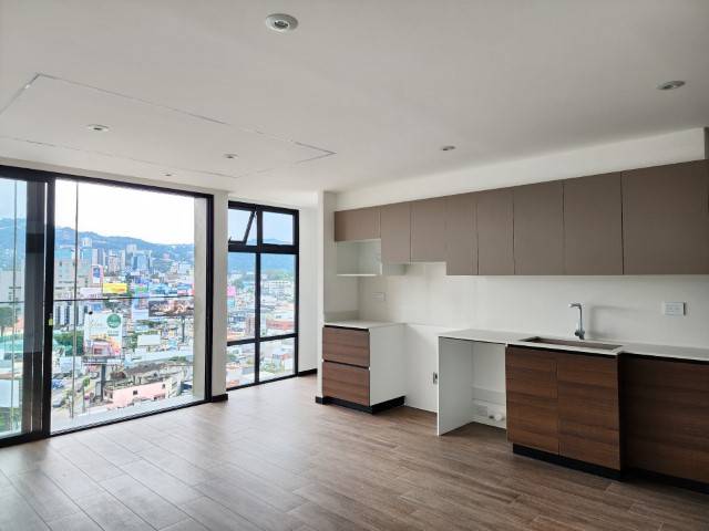 Apartamento en Renta Zona 10 Edificio IQ10 - Miniatura 10