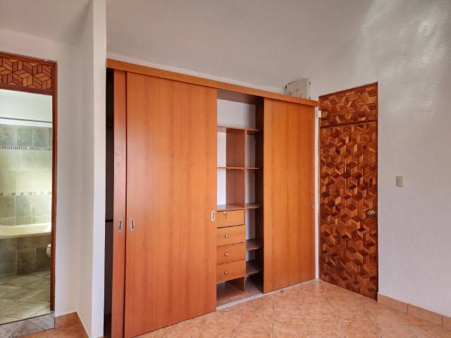 Casa en Venta Villa Nueva, Residencial con Garita - Miniatura 5