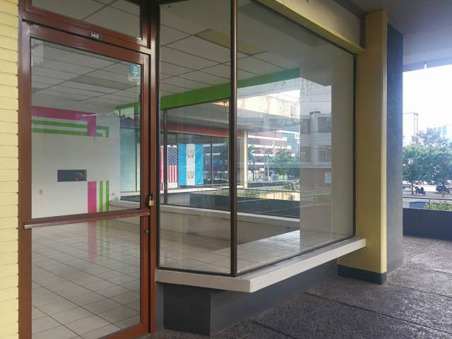 Local comercial en renta Gran Centro Comercial Zona 4 - Image 1