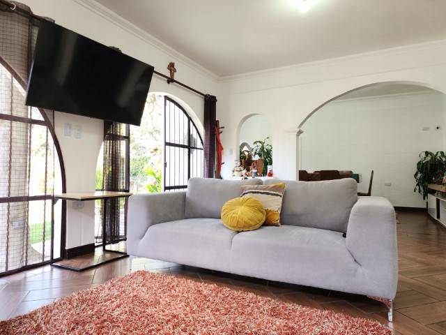 Casa en Renta Carretera Antigua Guatemala, con Jardín - Image 3