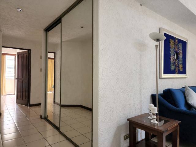 Apartamento Amueblado y Amplio en Renta Zona 14 Ciudad - Miniatura 9