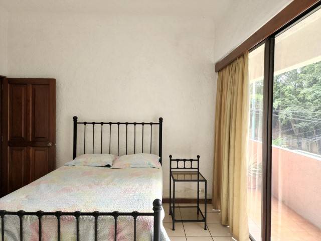 Apartamento Amueblado y Amplio en Renta Zona 14 Ciudad - Miniatura 13