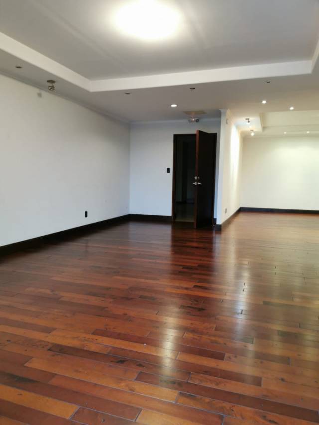RENTO APARTAMENTO EN ZONA 14 , EDIFICIO BELLAGIO - Image 4