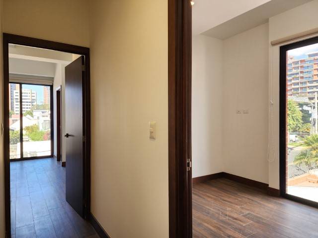 Apartamento Lujoso en Venta Zona 14 Ciudad Guatemala - Miniatura 11