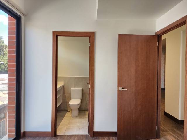 Apartamento Lujoso en Venta Zona 14 Ciudad Guatemala - Miniatura 14