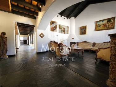 Casa en Antigua de 3 dormitorios en alquiler - Image 1