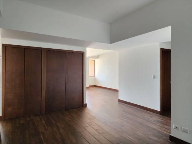 Apartamento en Venta Zona 14 ceca de La Cañada - Miniatura 6