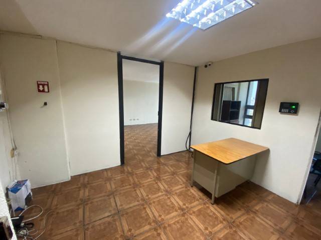 Oficina en Alquiler Edificio Torre Cristal Zona 9 - Miniatura 3