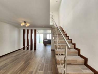 Casa en Venta Puerta de Hierro Zona 16 Guatemala - Image 1