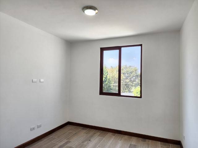 Casa en Venta Puerta de Hierro Zona 16 Guatemala - Miniatura 9