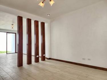 Casa en Venta Puerta de Hierro, Hacienda Real Zona 16 - Image 1