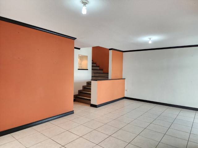 Casa en Renta Condominio Terra Alta Zona 1 de Mixco - Miniatura 3