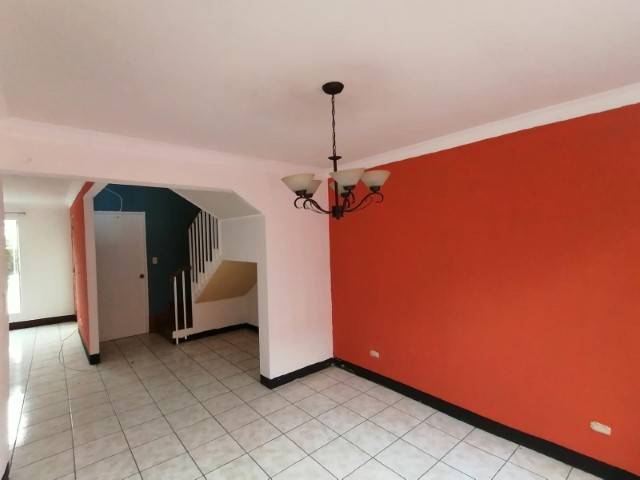 Casa en Renta Paseo de las Fuentes II Villa Nueva - Miniatura 2