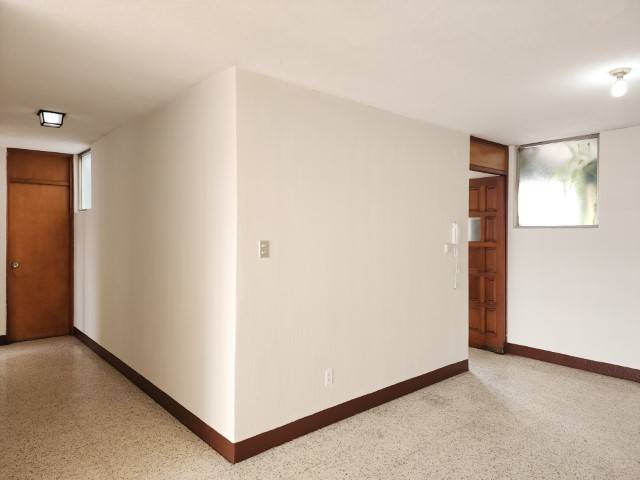 Apartamento en Renta Zona 9 Ciudad Guatemala - Image 2