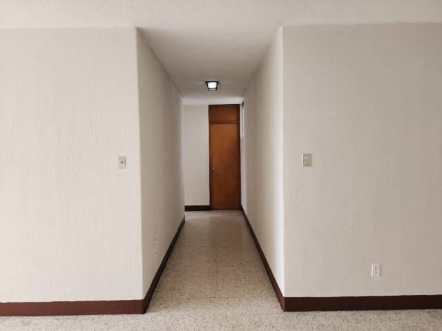 Apartamento en Renta Zona 9 Ciudad Guatemala - Image 5
