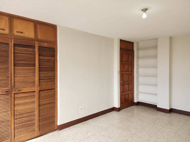 Apartamento en Renta Zona 9 Ciudad Guatemala - Miniatura 6