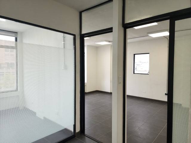Oficina en Alquiler sobre 7a. Avenida Zona 4 Guatemala - Miniatura 3