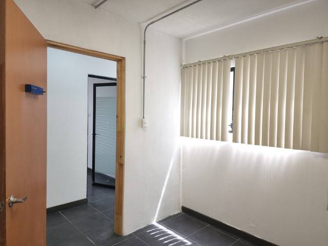 Oficina en Alquiler sobre 7a. Avenida Zona 4 Guatemala - Miniatura 9