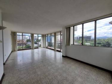 RENTO APARTAMENTO EN ZONA 10 - Image 1