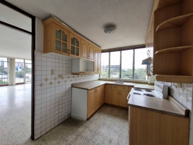 RENTO APARTAMENTO EN ZONA 10 - Miniatura 3