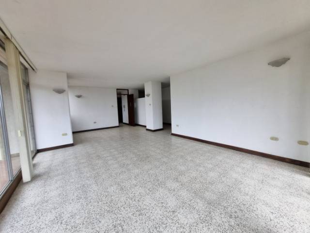 RENTO APARTAMENTO EN ZONA 10 - Miniatura 5