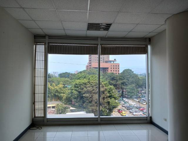 Oficina para Clínica en Renta Zona 10 Sixtino 2 - Miniatura 6