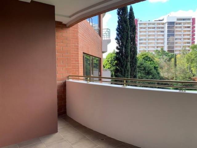 RENTO APARTAMENTO AMPLIO EN ZONA 14 - Image 3