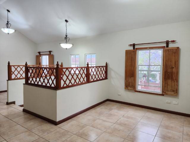 Casa en Renta Condado Naranjo Zona 4 de Mixco - Miniatura 6