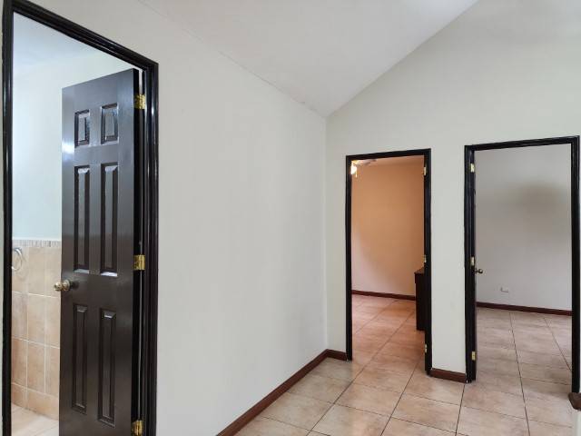 Casa en Renta Condado Naranjo Zona 4 de Mixco - Miniatura 7