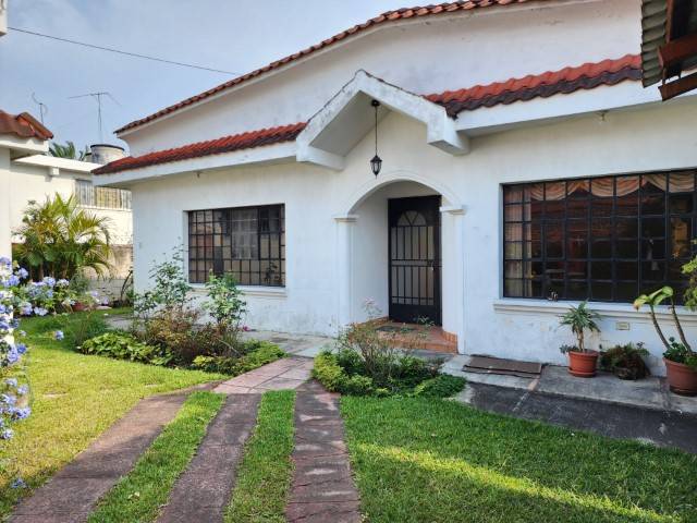 Casa en Renta para Negocio u Oficinas Zona 12 Guatemala - Image 2