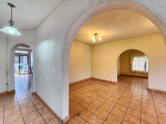 Casa en Renta para Negocio u Oficinas Zona 12 Guatemala - Miniatura 7