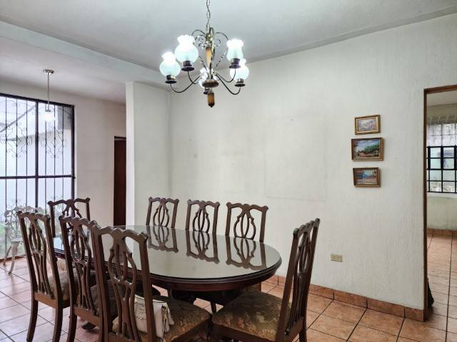 Casa en Renta para Negocio u Oficinas Zona 12 Guatemala - Miniatura 8