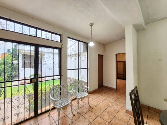 Casa en Renta para Negocio u Oficinas Zona 12 Guatemala - Miniatura 14