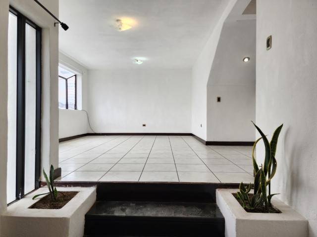 Casa en Venta en Condominio sobre Bulevar San Cristóbal - Image 2